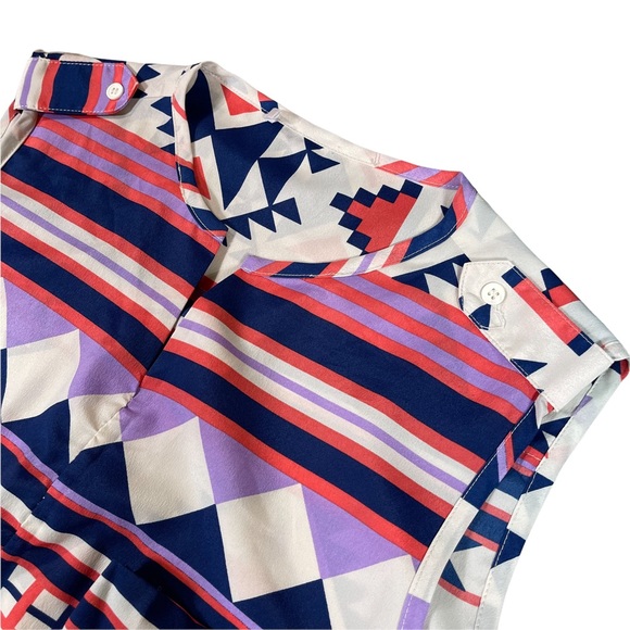 Size small-medium cute, thin, colorful Aztec design top, split neck, curved hem - Picture 3 of 11